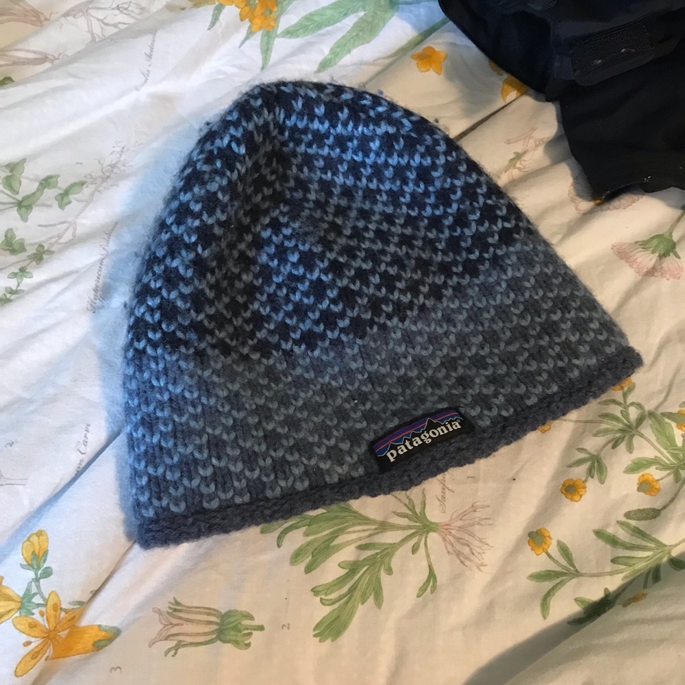 Patagonia blue fleece lined Beatrice knit beanie